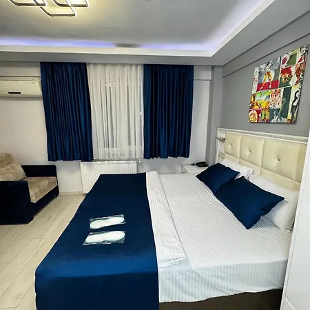 タクシム イスティクラル スイーツ ホテル 3*