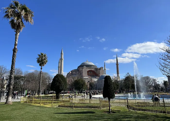 Hotel Taksim Istiklal 3*